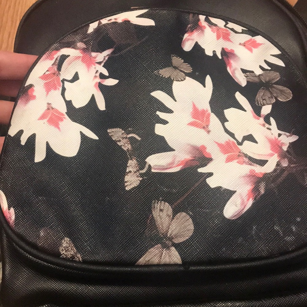 Small Backpack - Picture 2 of 6